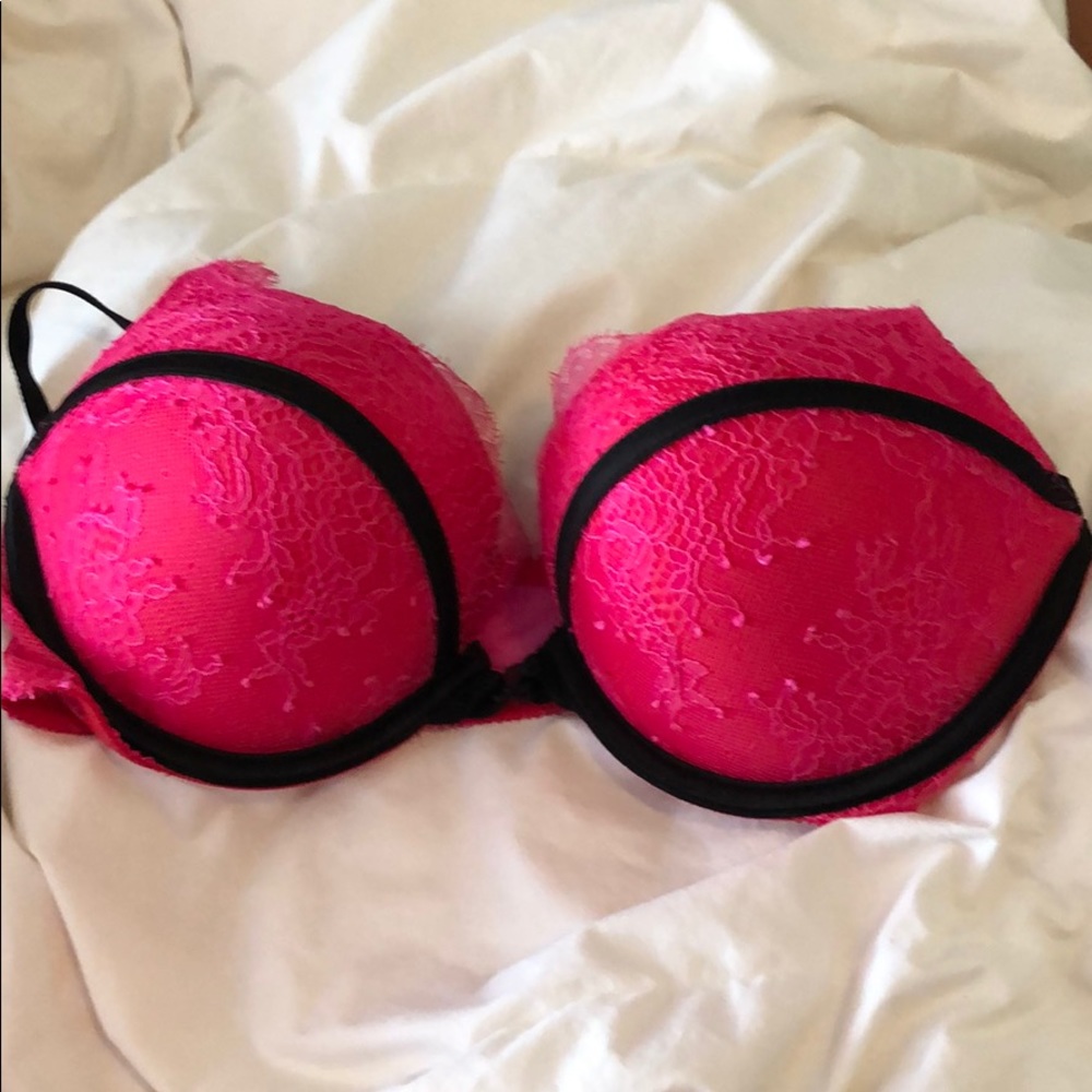Victoria’s Secret Bombshell bra